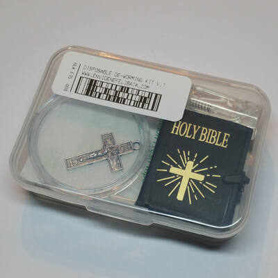 Disposable de-worming kit
